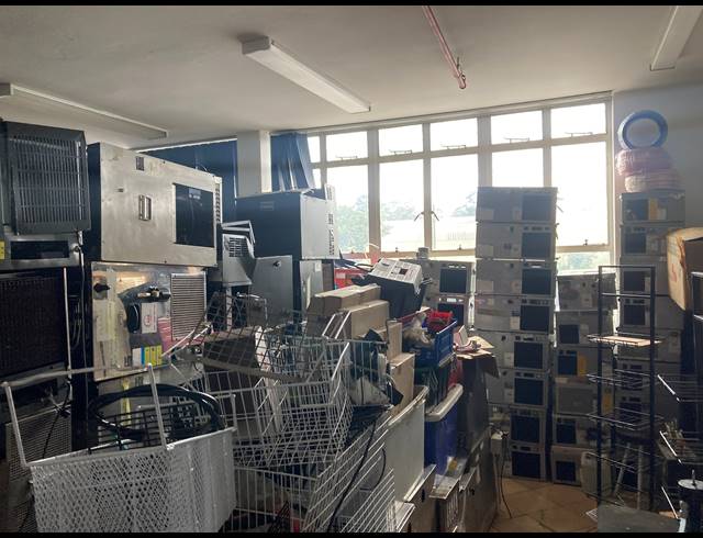 2,140M² FACTORY TO LET IN WESTMEAD